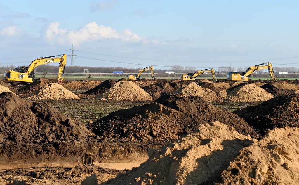 Noch graben Archäologen - ab nächstem Jahr will Intel hier vor den Toren Magdeburgs seine ersten beiden Fabriken bauen.