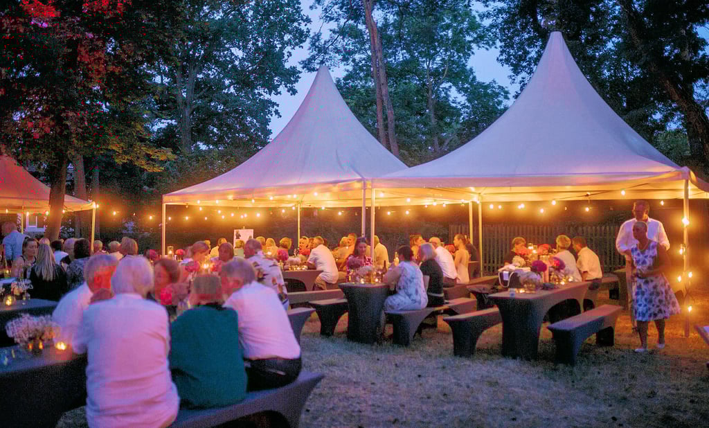 Einmal im Jahr lädt die Kurt-Weill-Gesellschaft zum Sommerfest an den Meisterhäusern ein. Viele feierten am Samstag mit.