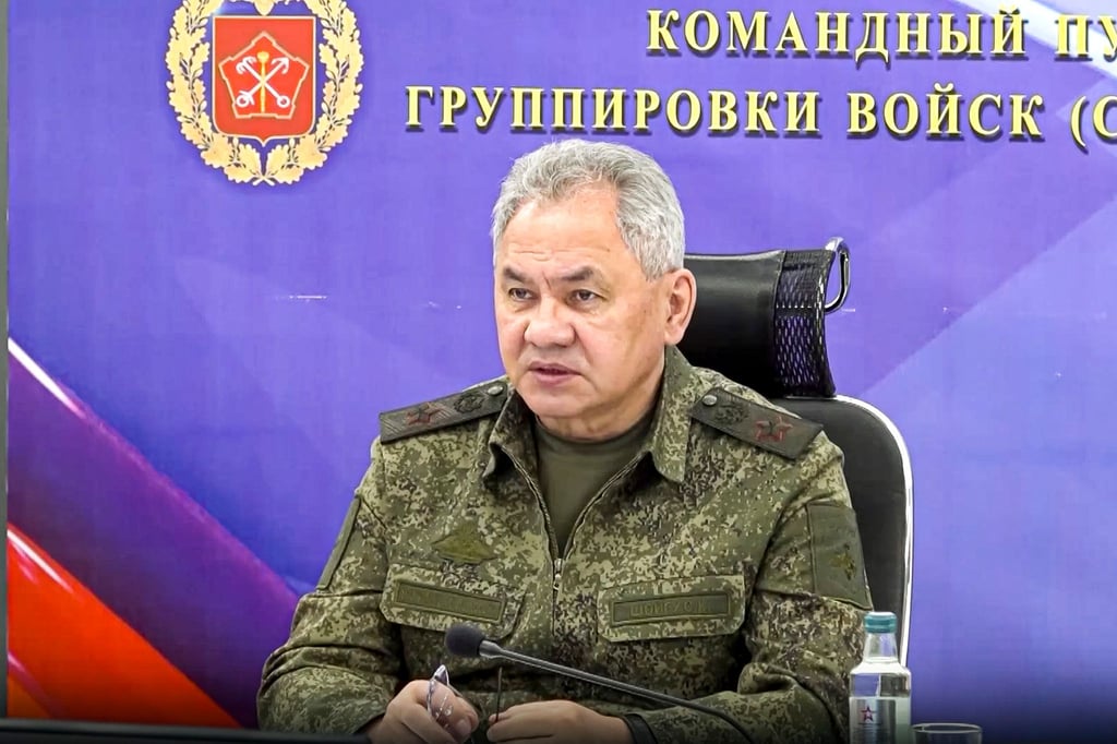 Laut Sergej Schoigu treffen die russischen Streitkräfte zusätzliche Vorkehrungen zum Schutz vor Streubomben.