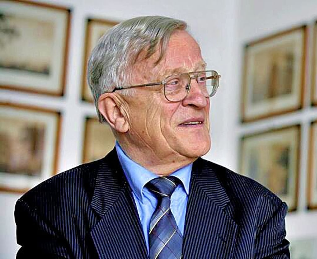 Professor Dr. Erhard Hirsch im Jahre 2015.
