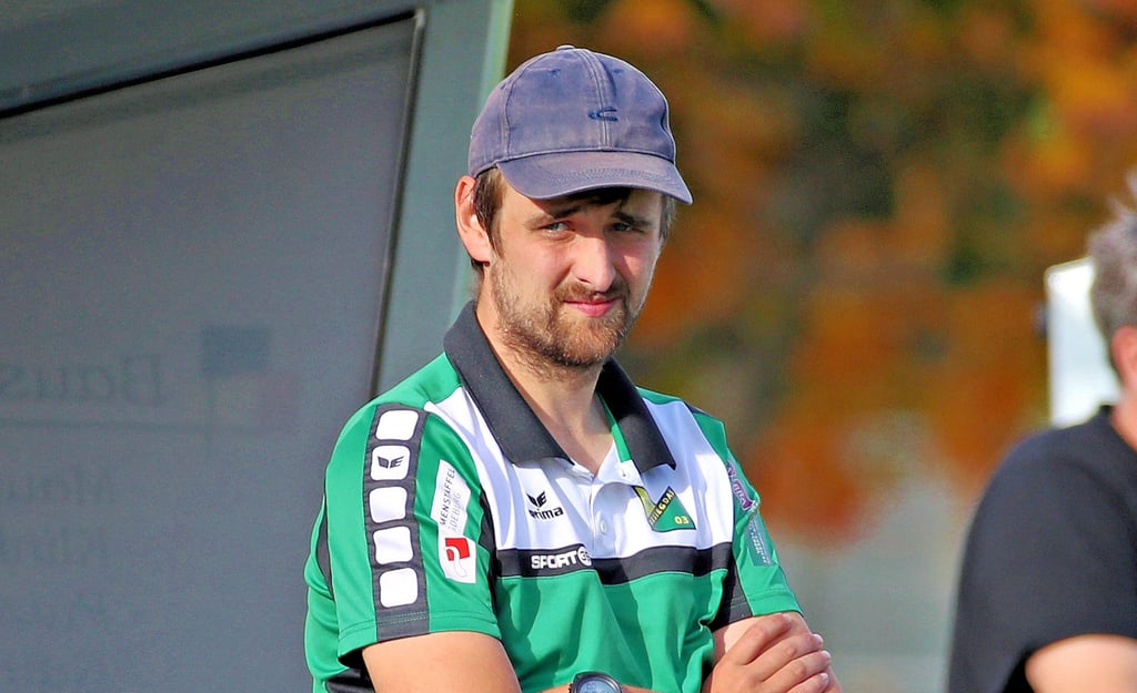 Besiegdas-Trainer Maximilian Räcke konnte mit der abgelaufenen Saison nicht zufrieden sein, doch nun schaut er motiviert und optimistisch auf die kommende Serie.