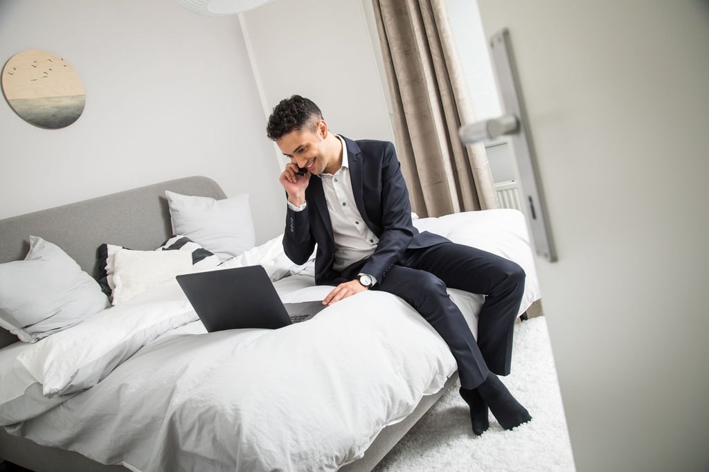 Wer eine Dienstreise macht, ist auf dem Weg ins Hotel gesetzlich unfallversichert. Ist man erstmal im Zimmer angekommen, kann das aber anders aussehen.