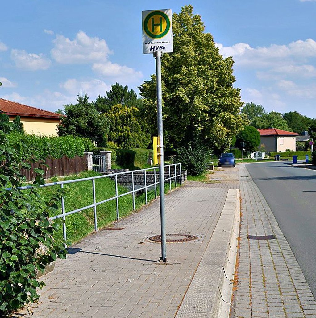 Die Bushaltestelle Heerstraße in Richtung Schwanebeck bekommt eine Überdachung.