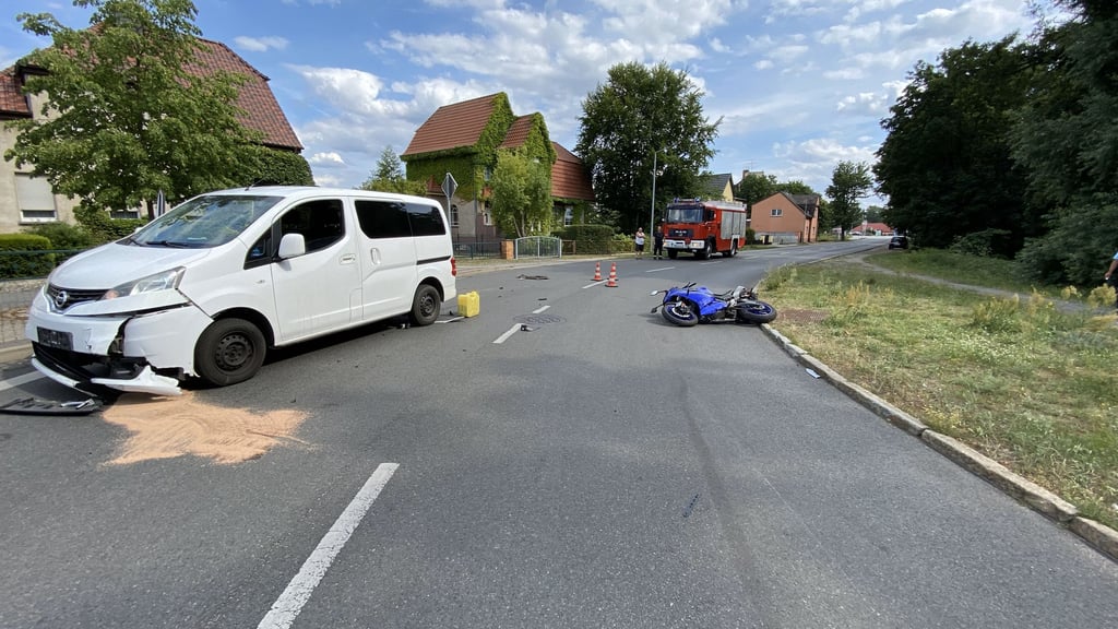 Bei einem Unfall in Jessen wurde ein 16-Jähriger schwer verletzt.