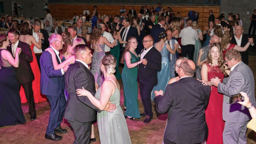 Schulabschluss Abiball Müssen Schüler im Kreis Stendal für eigene