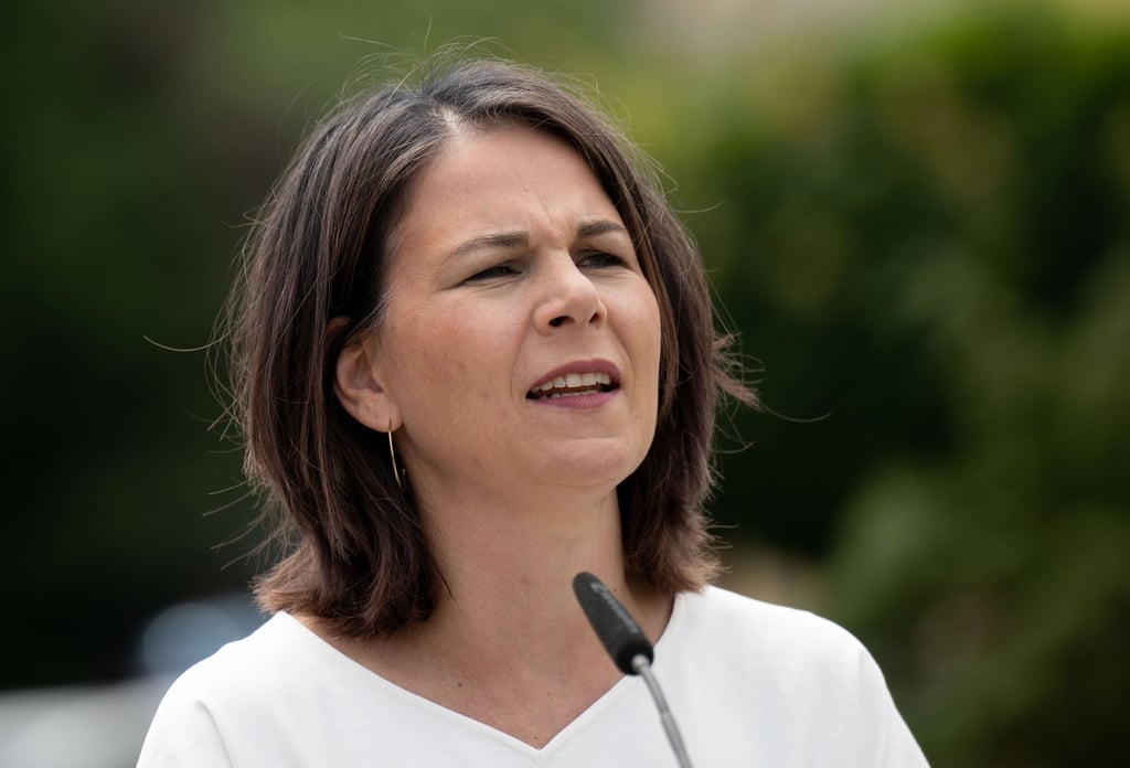 Annalena Baerbock (Bündnis 90/Die Grünen), Bundesaußenministerin, spricht.