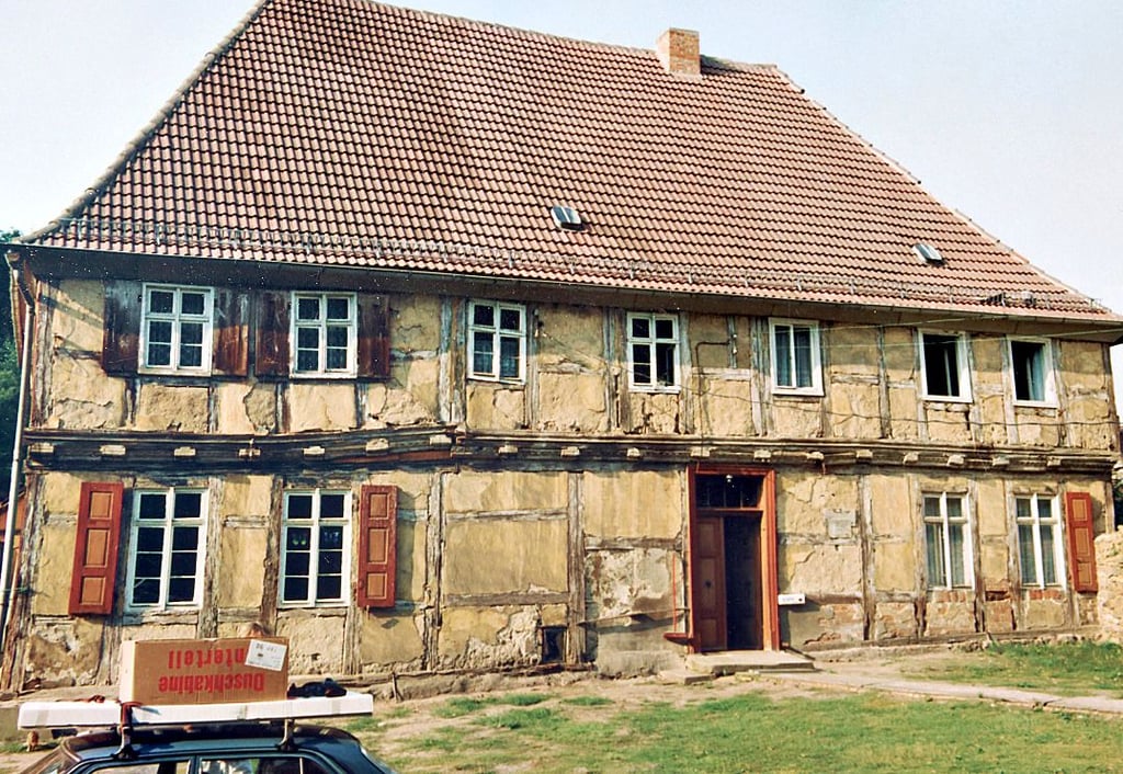 In einem baufälligen Zustand war die Alte Pfarre zum Zeitpunkt des Verkaufs an Kamilla Bühring.