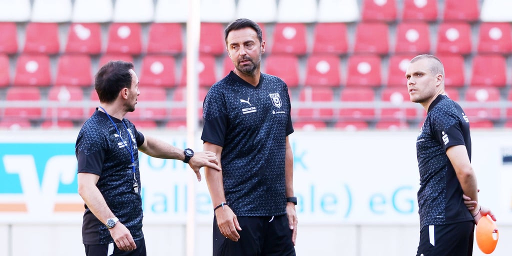 HFC-Cheftrainer Sreto Ristic (M.) und seine Assistenten Roberto Pinto (l.) und Fabio Leutenecker feilen im Trainingslager in Polen an der Mannschaft.