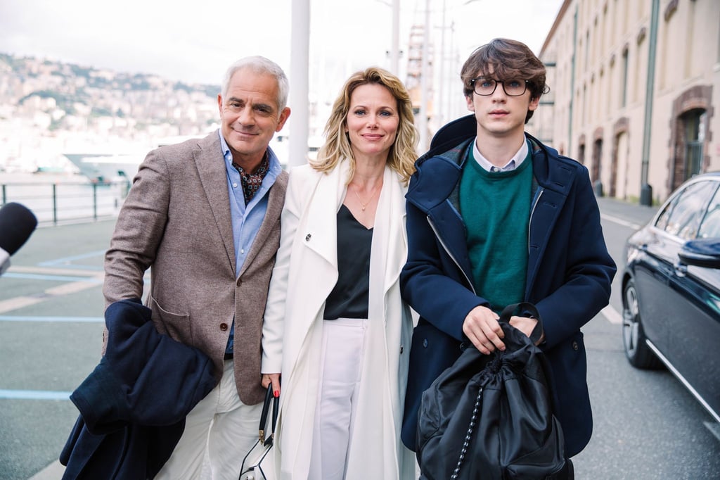Frank (Florian Fitz, l) und Ehefrau Giulia (Barbora Bobulova) freuen sich, mit Sohn Nino (Luca Castellano) auf große Schiffsreise zu gehen.