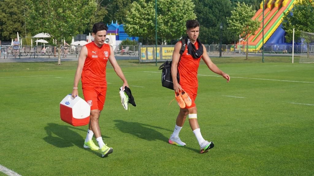 Vorfreude auf die erste Einheit? Timur Gayret (l.) und Tunay Deniz