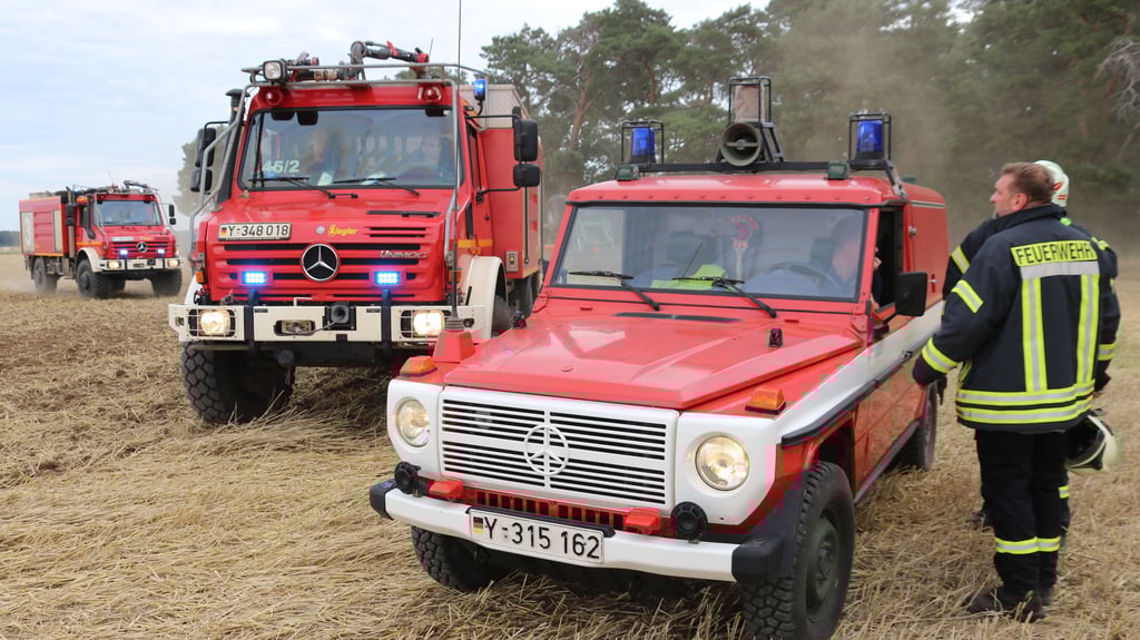 Wegen des Löschwasserbedarfs unterstützte auch die Feuerwehr des Truppenübungsplatzes Altengrabow die Löscharbeiten.