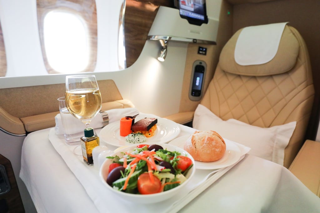 Gibt es bei so einer „Business Class“-Ausstattung etwas zu meckern? Vermutlich nur für Menschen, die eigentlich noch mehr Luxus gebucht hatten.