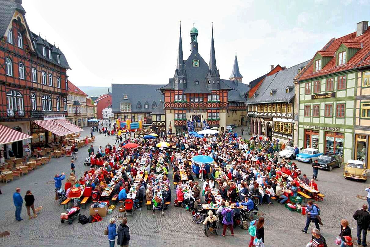 Benefizaktion: Bürgerfrühstück In Wernigerode - Wie Ein Tisch Gemietet ...