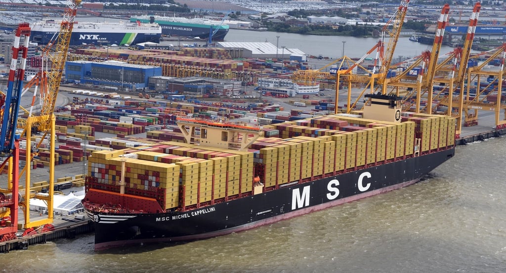 Der Megafrachter „MSC Michel Cappellini“ liegt einen Tag vor seiner Taufe im Hafen von Bremerhaven.