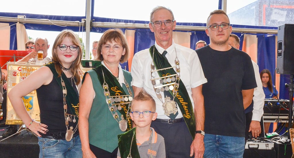 Die Schützenkönige beim Volks- und Schützenfest 2023 in Hordorf.