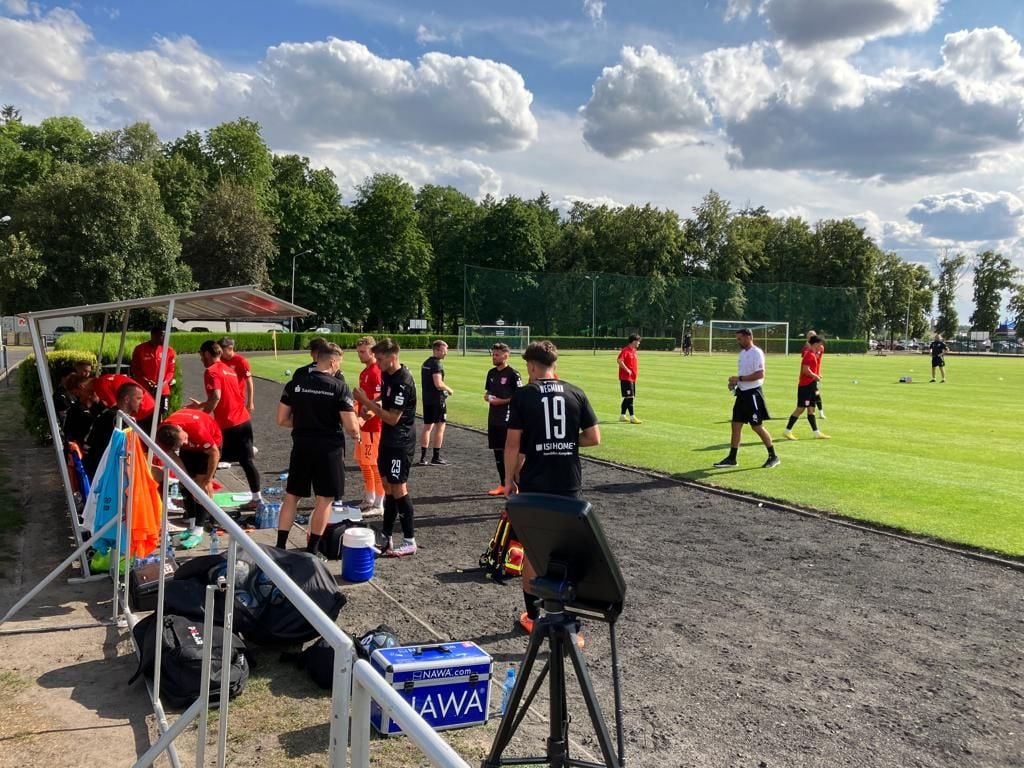 Der HFC tauschte zur Pause zehnmal durch.