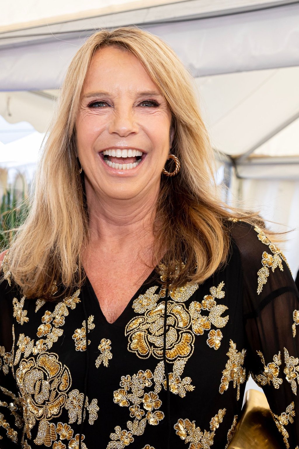 Moderatorin Linda de Mol posiert für die neueste Ausgabe ihres eigenen Magazins „Linda“ nackt auf dem Cover.