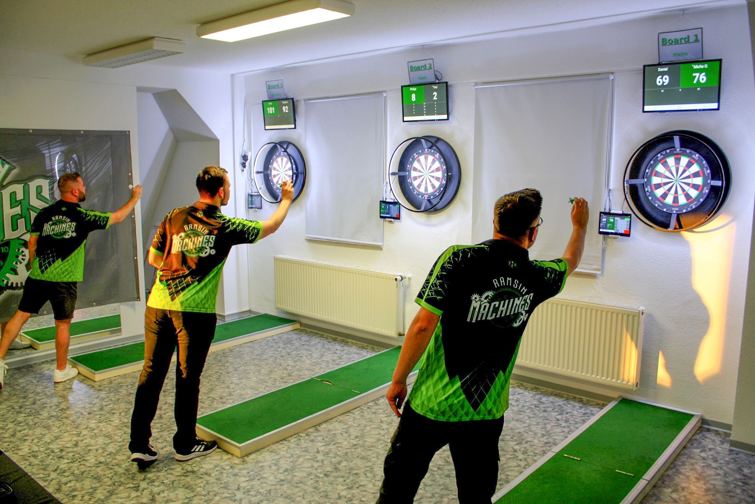 Sport in Sandersdorf-Brehna: Treffsicher und ausdauernd - Wie der Trendsport Darts das kleine Dorf Ramsin erobert