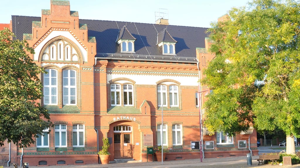 Im Genthiner Rathaus müssen Fehlbeträge aufgeklärt werden.