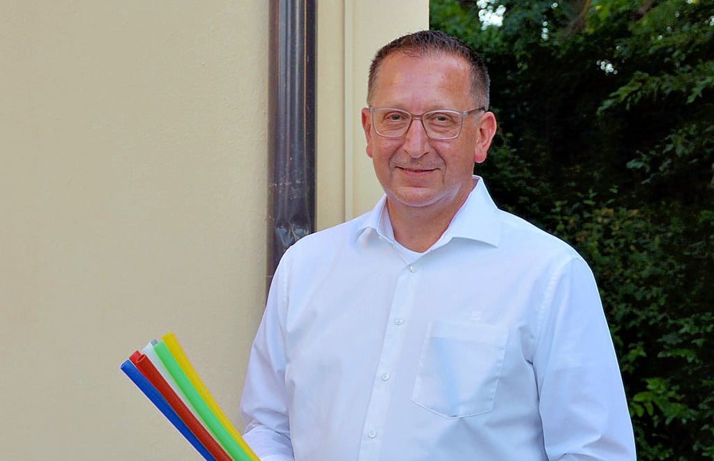Roland Waleska machte am Infotermin in Wolmirstedt auf die Möglichkeit zur Überprüfung der Mitarbeiterausweise aufmerksam.