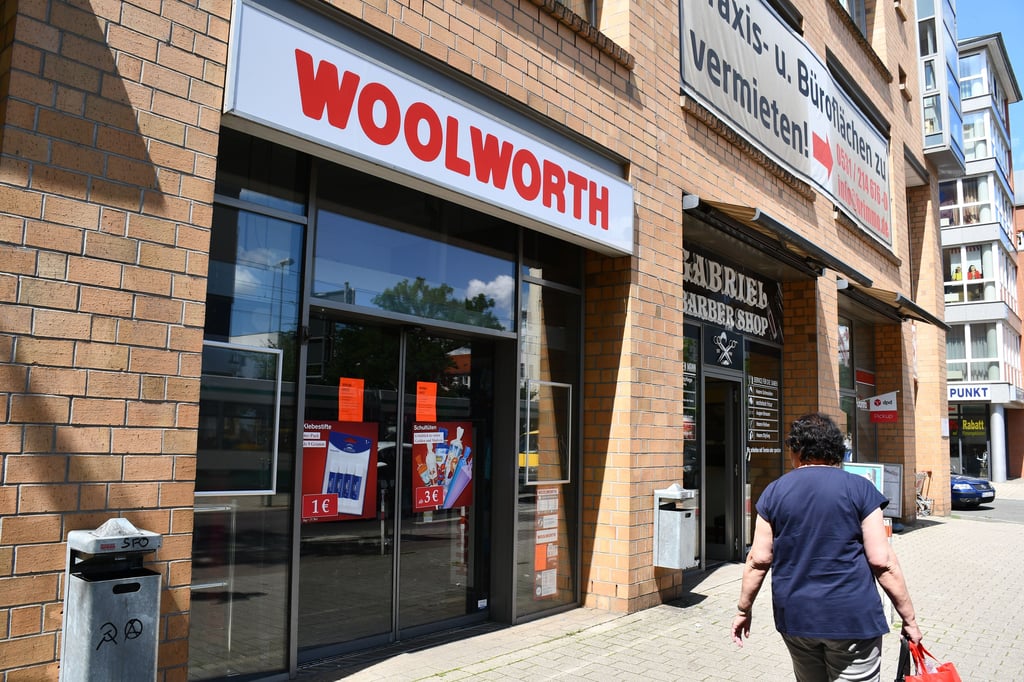 Die Woolworth Filiale Magdeburg-Neustadt ist von einem Schädlingsbefall betroffen.