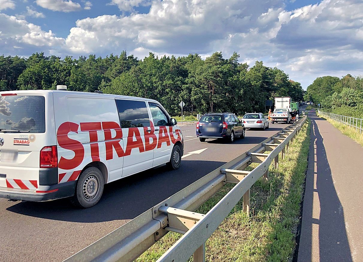 Stau Auf Der B189 Nach Magdeburg: Unfall Vor Stendal Blockiert Fahrbahn