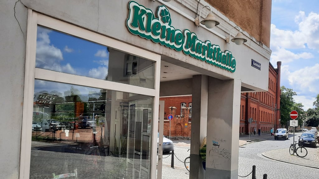 In der Kleinen Markthalle in Stendal, Hallstraße 49, findet der erste queere Jugendtreff im ländlichen Raum in Sachsen-Anhalt statt.