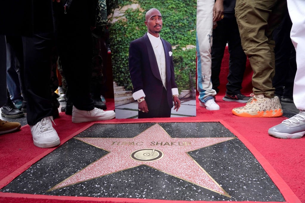 Fast 30 Jahre nach dem bislang unaufgeklärten Mord an dem US-Rapper Tupac Shakur dauern die Ermittlungen dazu an.