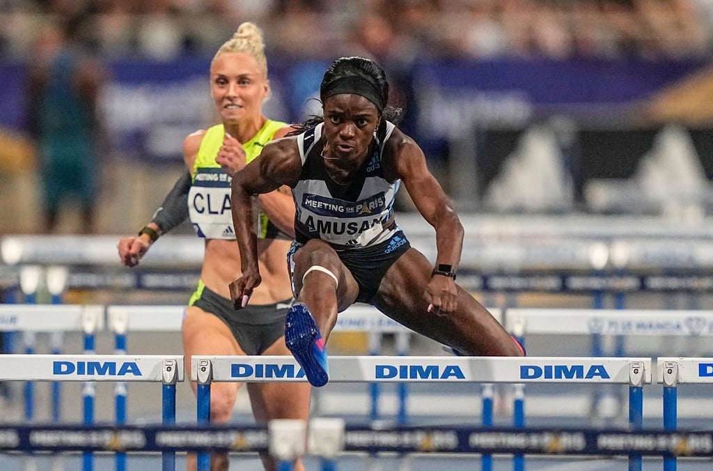 Die Nigerianerin Tobi Amusan (r) hat gegen Meldeauflagen für Dopingkontrollen verstoßen.