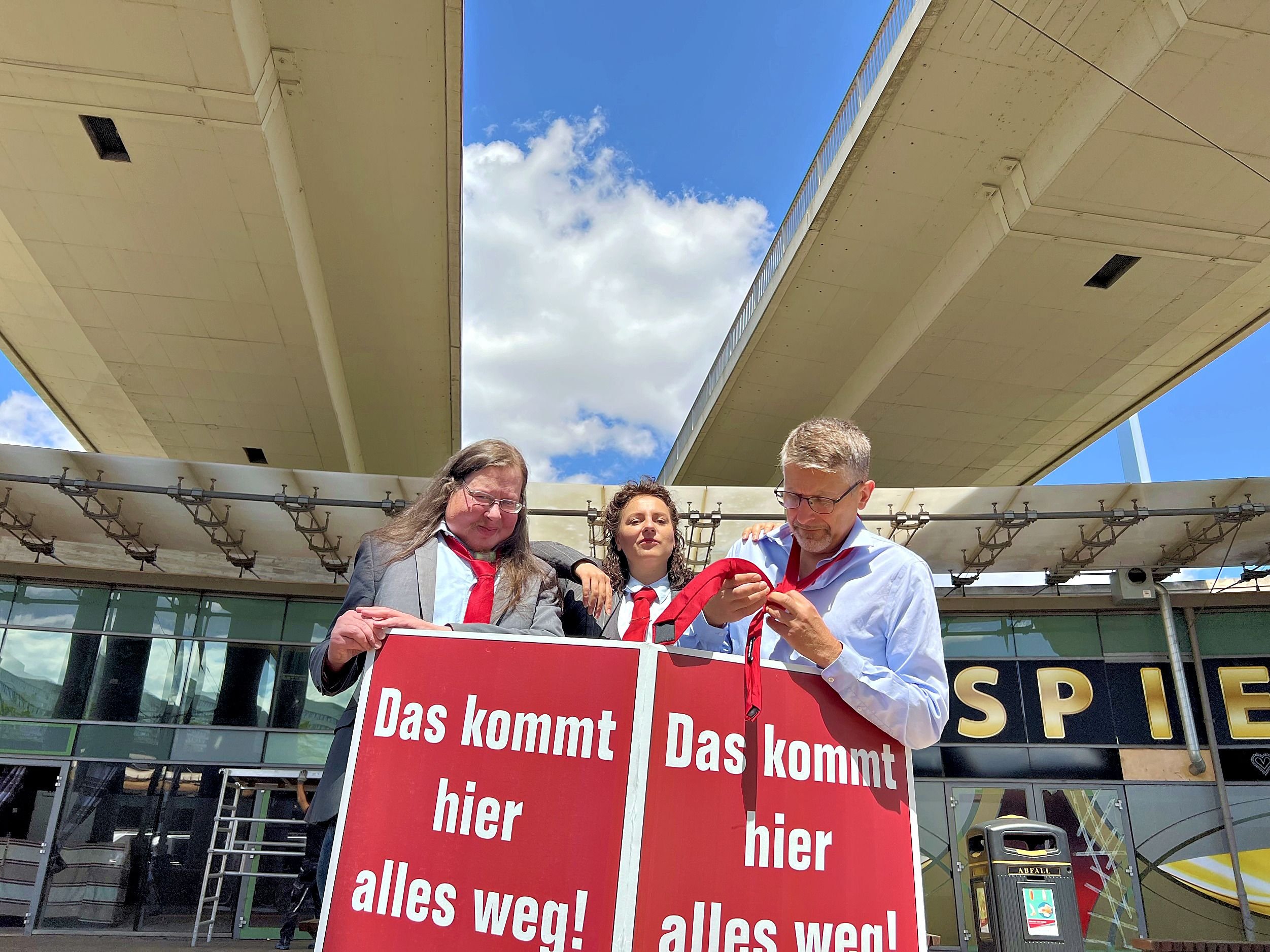 MZ-Sommeranalyse Der Die-Partei-Fraktion: Halles Satirisches Polit-Trio ...