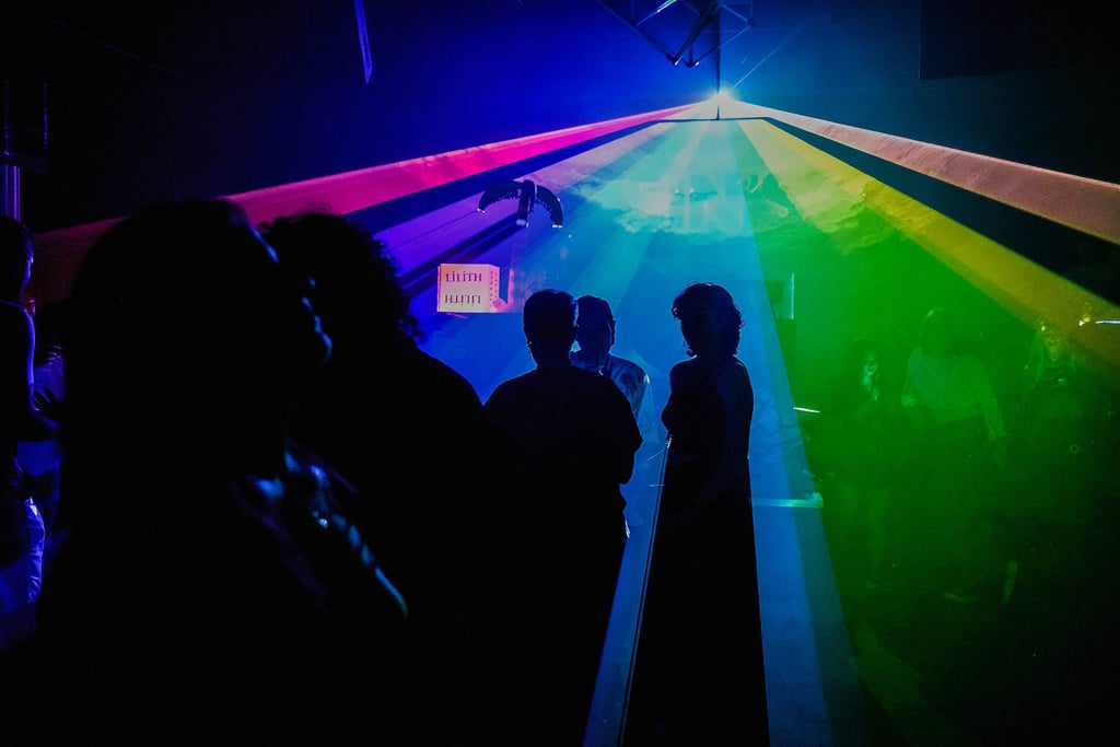 Partys locken am Wochenende zum Tanzen in die Clubs.