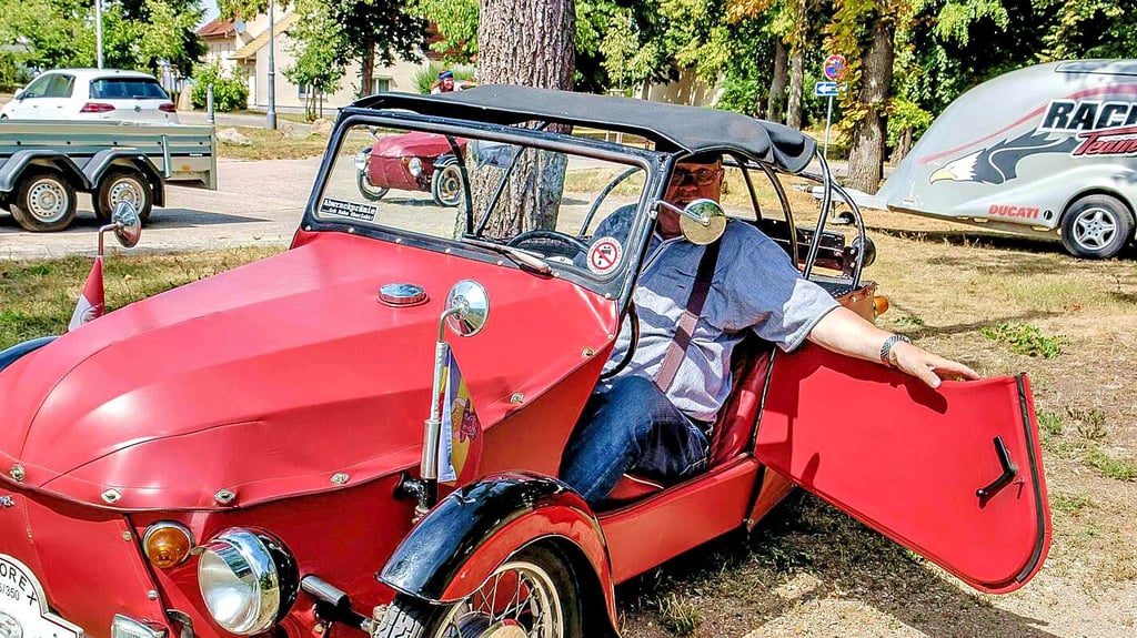 Zum 15. Velorex-Treffen in Deutschland werden vom 3. bis 5. August mehr als 25 der seltenen Fahrzeuge mit der belederten Karosserie im Parkhotel Pretzsch erwartet.