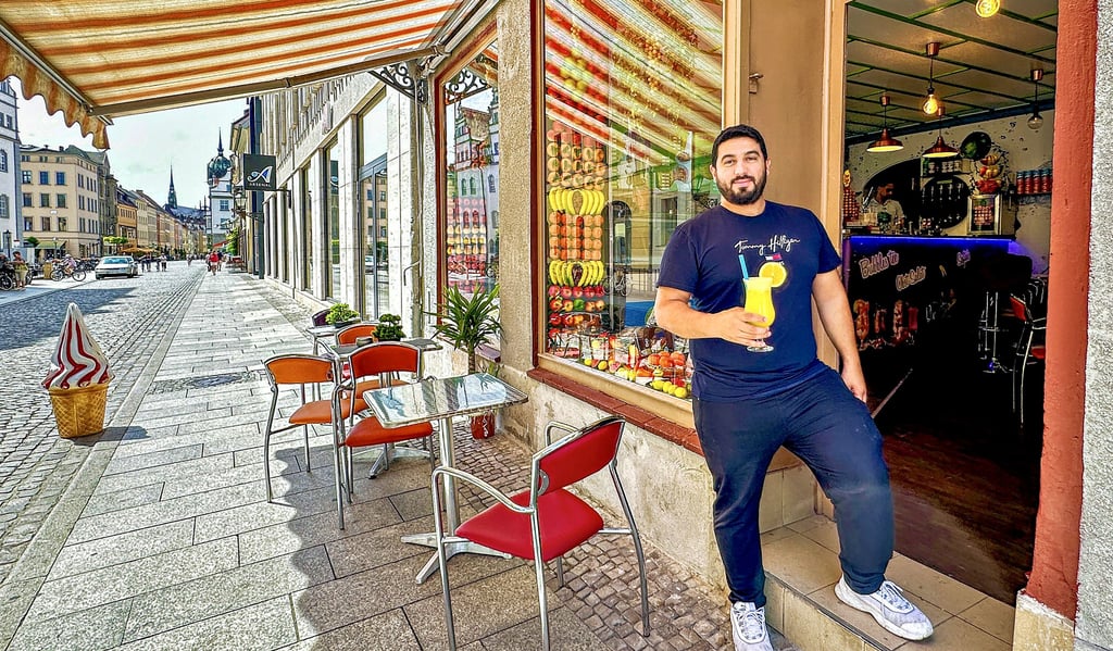 Ahmad Alnejres hat sich mit seiner Saftbar „Bio-Vitamin“ in der Wittenberger Innenstadt einen Traum erfüllt. Sein Angebot ist groß.
