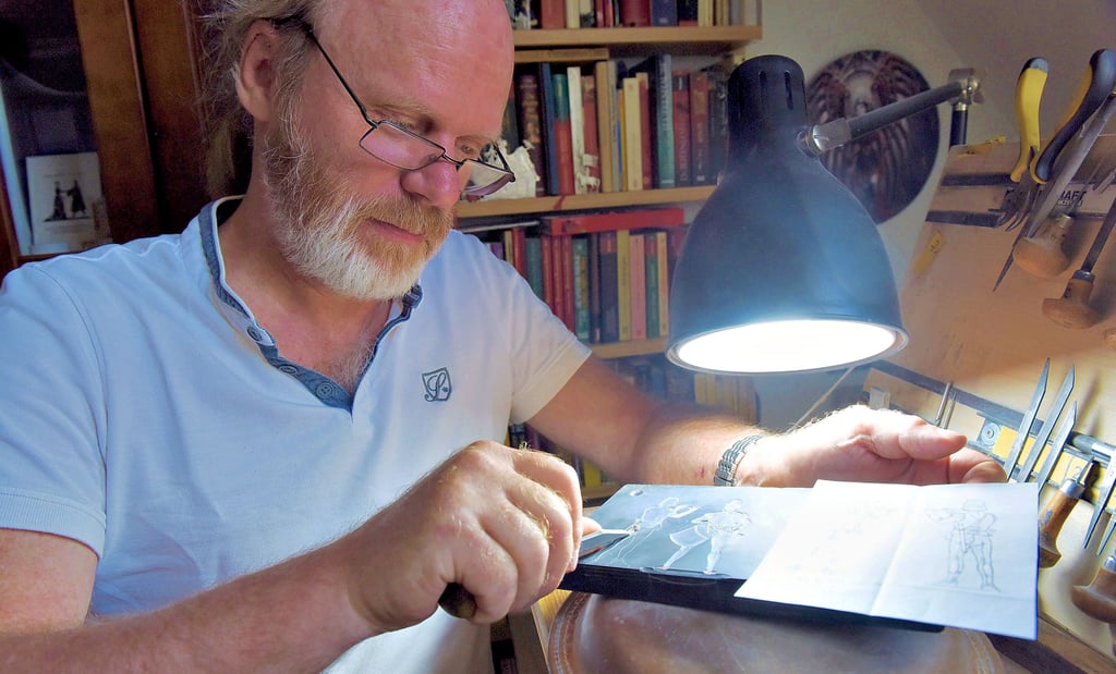 Martin Andrä aus Harkerode stellt seit 48 Jahren Zinnfiguren her. In detailreicher Handarbeit entstehen kleine Kunstwerke.