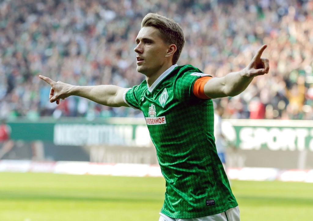 Bremens ehemaliger Spieler Nils Petersen jubelt nach einem Treffer.
