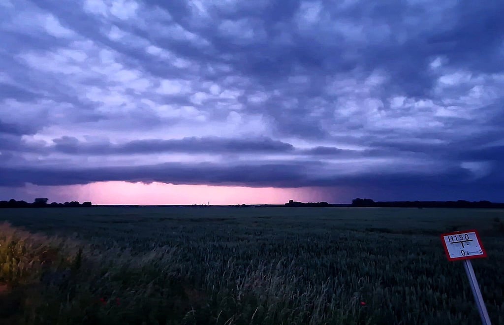 Gewitter ziehen am Freitag über weite Teile des Nordens Sachsen-Anhalts.