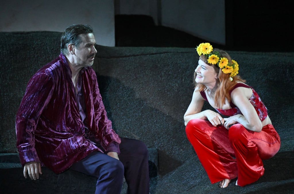 Das Schauspiel „Jedermann“ mit Michael Maertens (l) und Valerie Pachner wird im Rahmen der Salzburger Festspiele gezeigt.