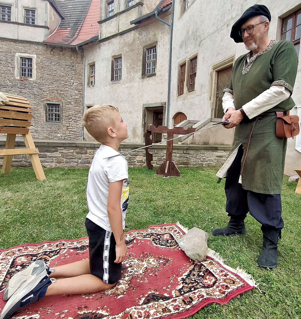 Der neunjährige Oscar hat alle Disziplinen absolviert und darf sich nun „Sir Oscar“ nennen.