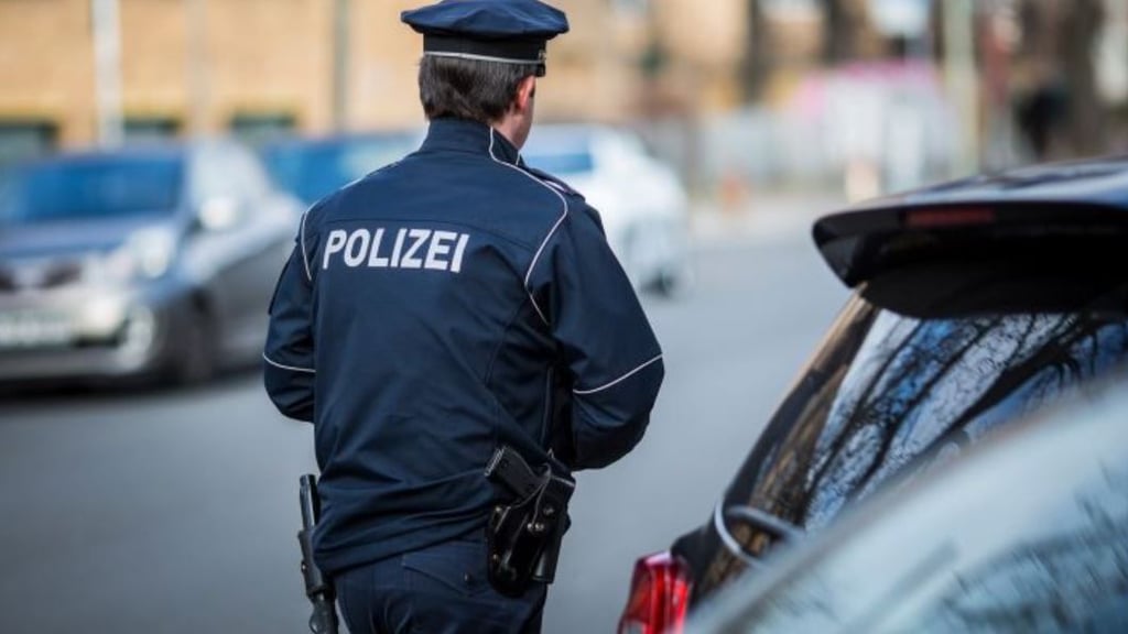 Ein 22 Jahre alter Mann hat in Burg Beamte bei einer Verkehrskontrolle beleidigt. Dabei war er gar nicht daran beteiligt. Symbolbild: