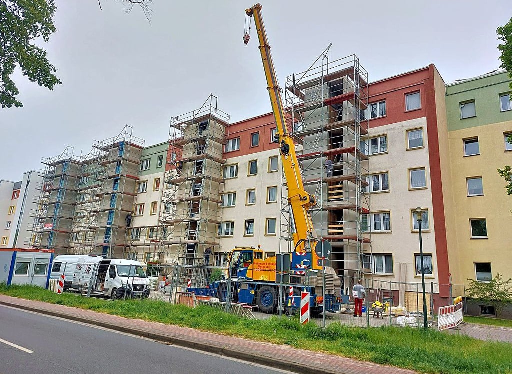 Ein Blick auf die Großbaustelle in der Neustädter Straße 5 bis 8. Die Arbeiten gehen hier dem Ende entgegen.
