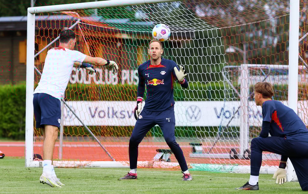 Pèter Gulácsi im Training bei RB Leipzig.
