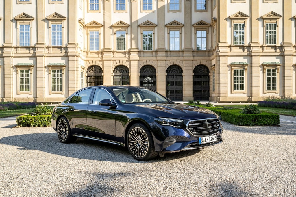 Gern auch als Business-Limousine genommen: Die E-Klasse geht in neuer Generation an den Start.