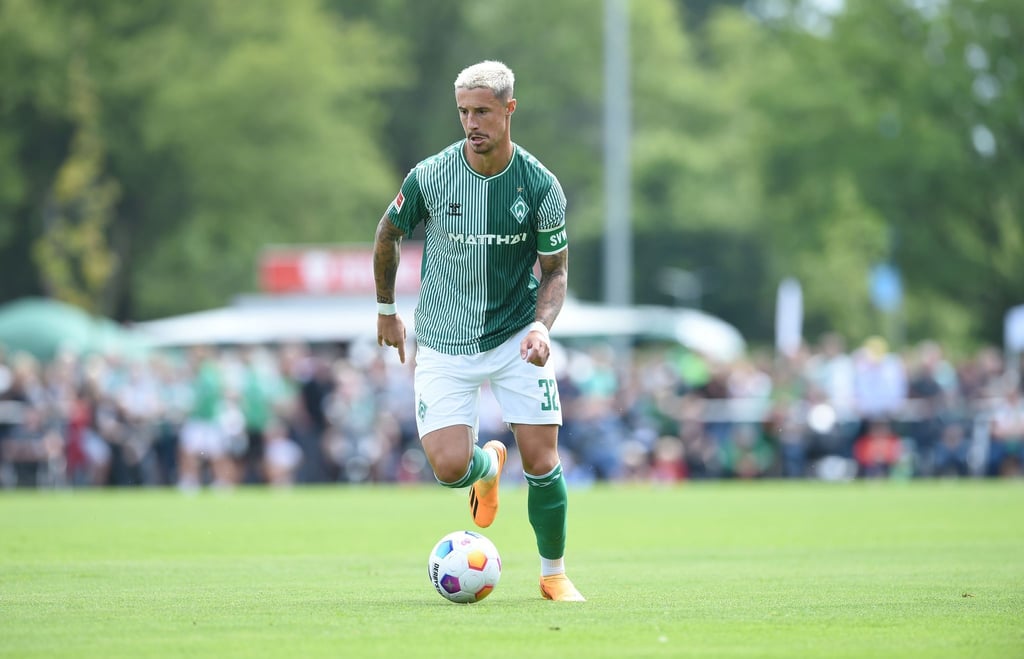 Werders Marco Friedl am Ball.