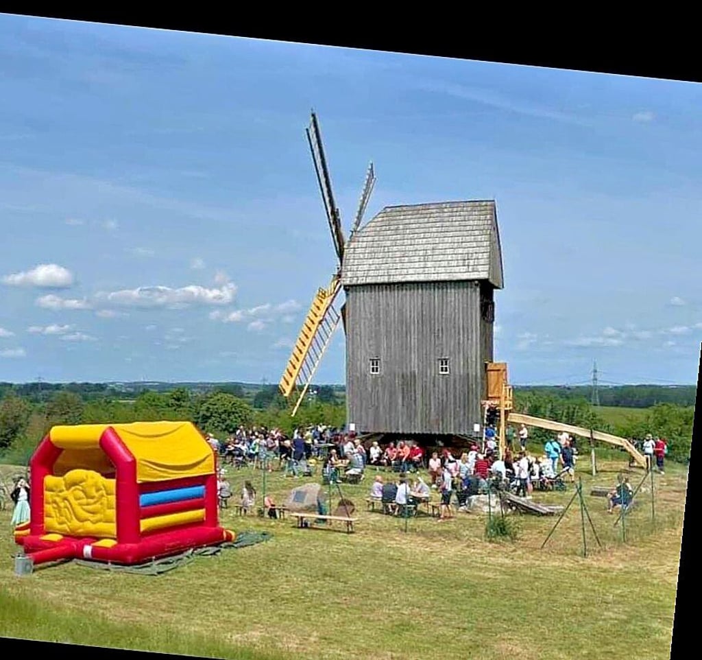 Pfingstmontag am Mühlentag öffnet die Bockwindmühle Kleinmühlingen ihre Tore für interessierte Besucher.