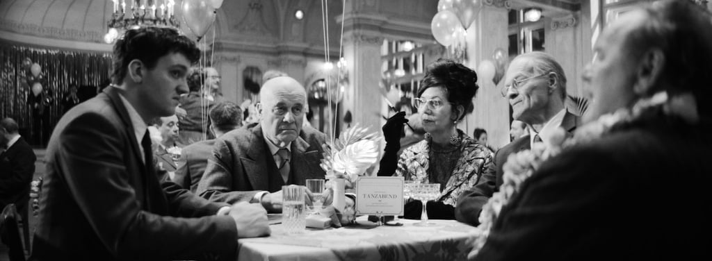 Timm Kröger hat mit „Die Theorie von allem“ einen Film Noir gedreht.
