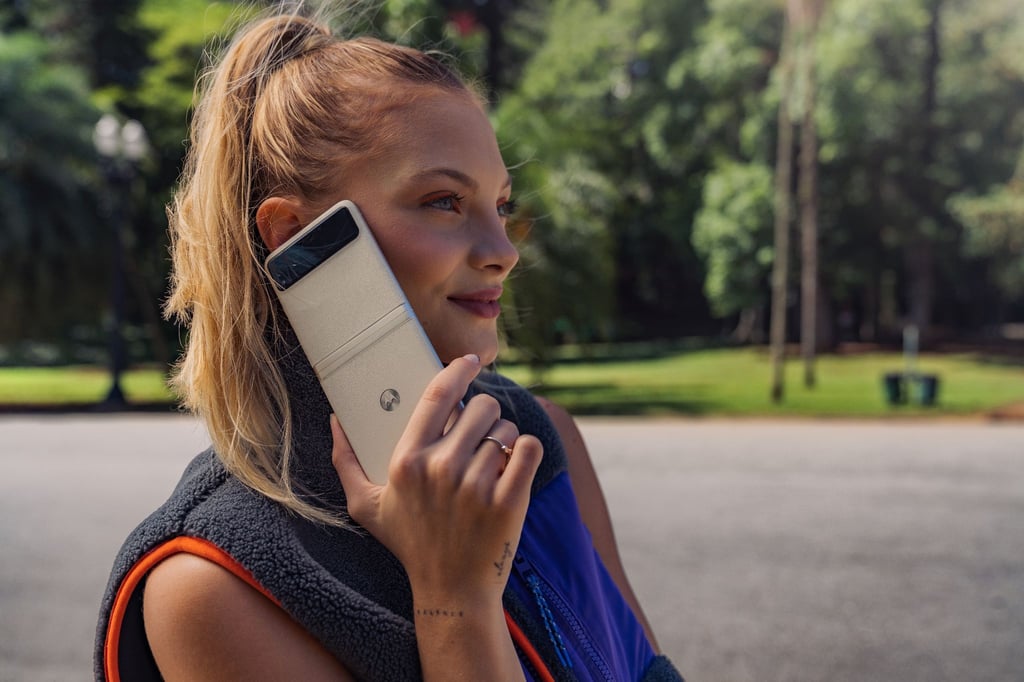 Klapp-Handys sind vor 20 Jahren Kult geworden. In diese Fußstapfen tritt Motorola auch mit dem neuen Motorola Razr 40 (900 Euro).