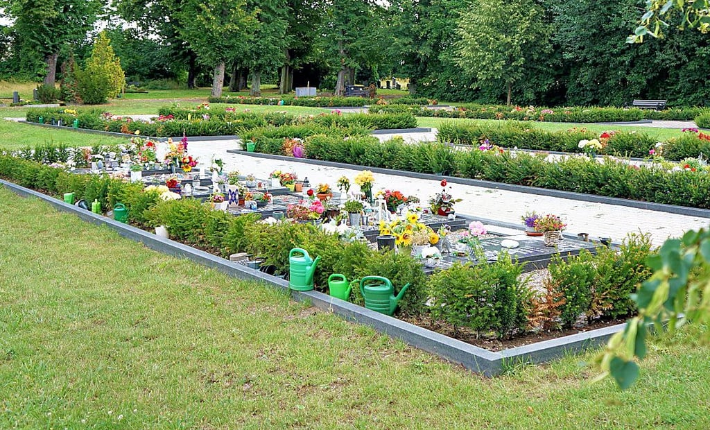 Die Urnengemeinschaftsanlage auf dem Wolmirstedter Friedhof St. Katharinen muss umgehend erweitert werden.