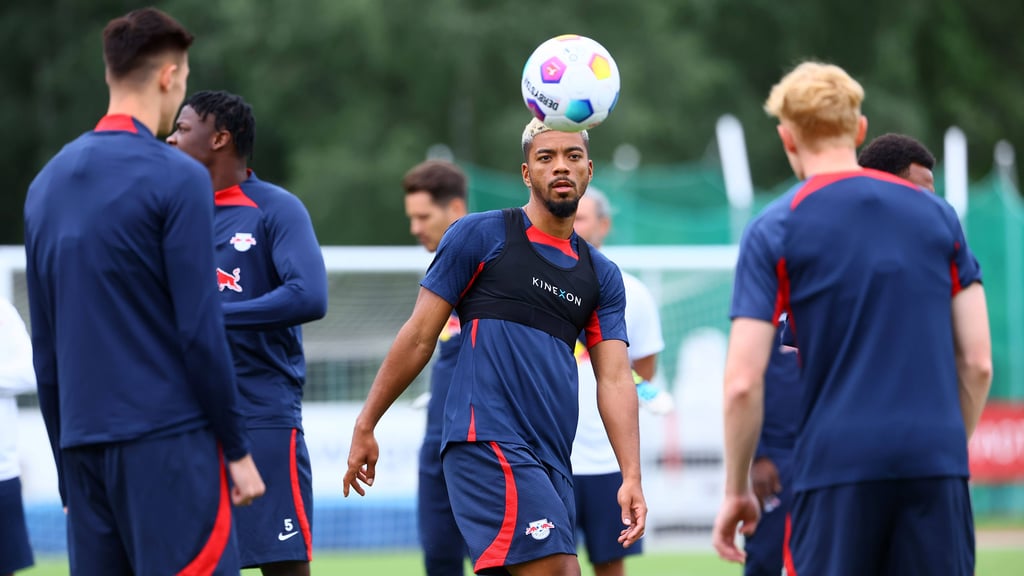 Benjamin Henrichs bei RB Leipzig im Training.