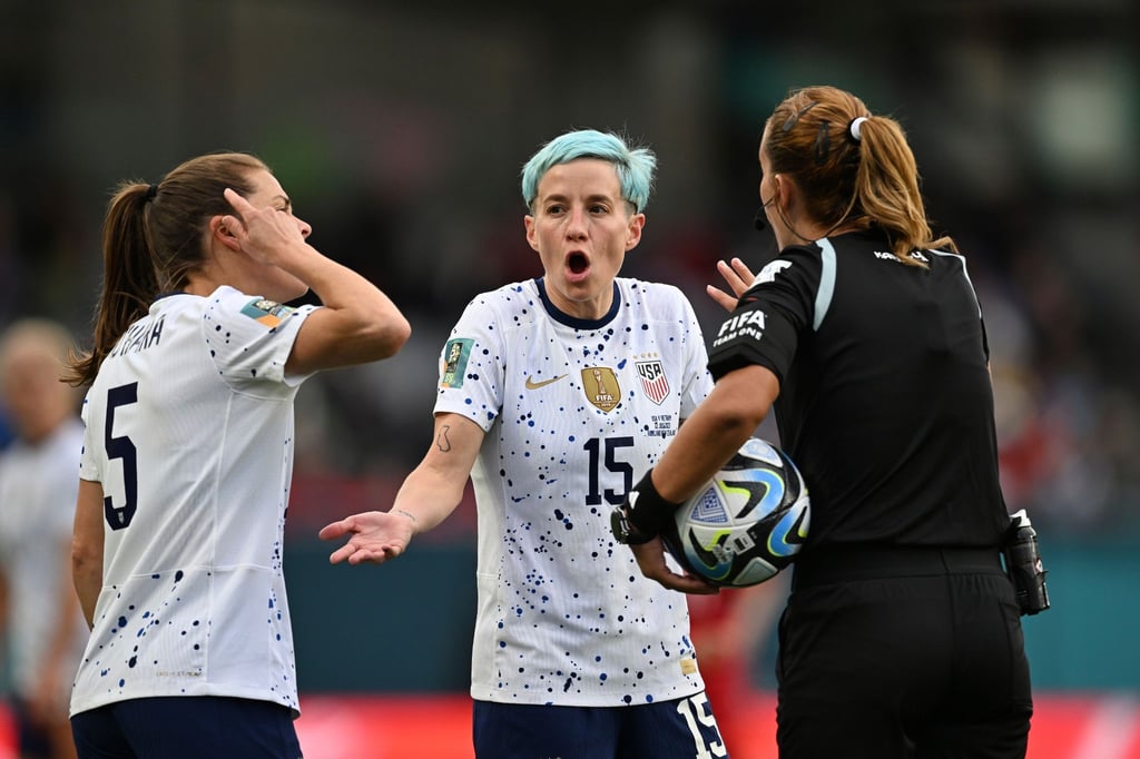 Die US-Fußballerin Megan Rapinoe (USA, M) gilt als Vorbild für LGBTQI+ im Fußball.