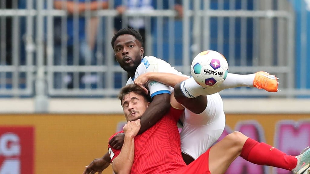 Daniel Heber gnadenlos: Der Verteidiger vom 1. FC Magdeburg gilt als Abwehrchef des Clubs.